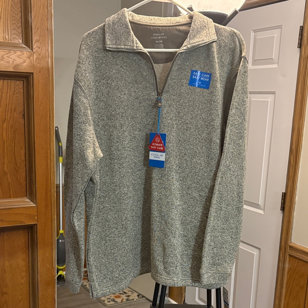 Izod Men's Heather Gray Zip-Up Sweater
